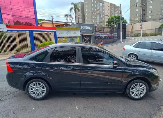 FORD FOCUS 2.0 GLX SEDAN 16V FLEX 4P AUTOMÁTICO